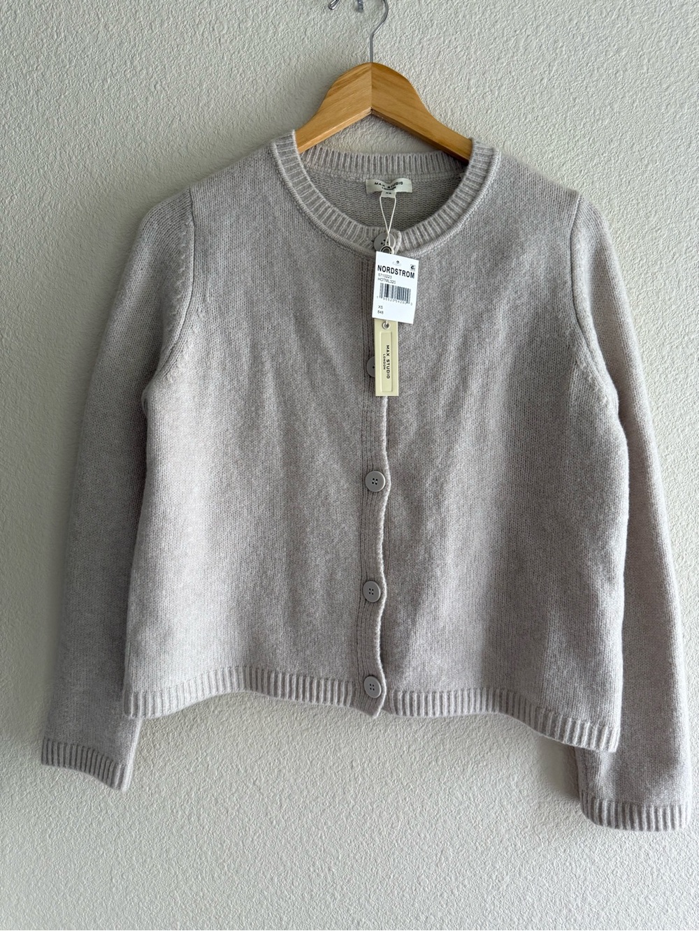 Max Studio Cropped Cardigan Sweater Size XS/S(2)